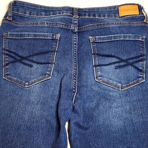 Aéropostale High Waisted Jegging Medium Wash Size 4 Short Stretch Denim 19B141YT